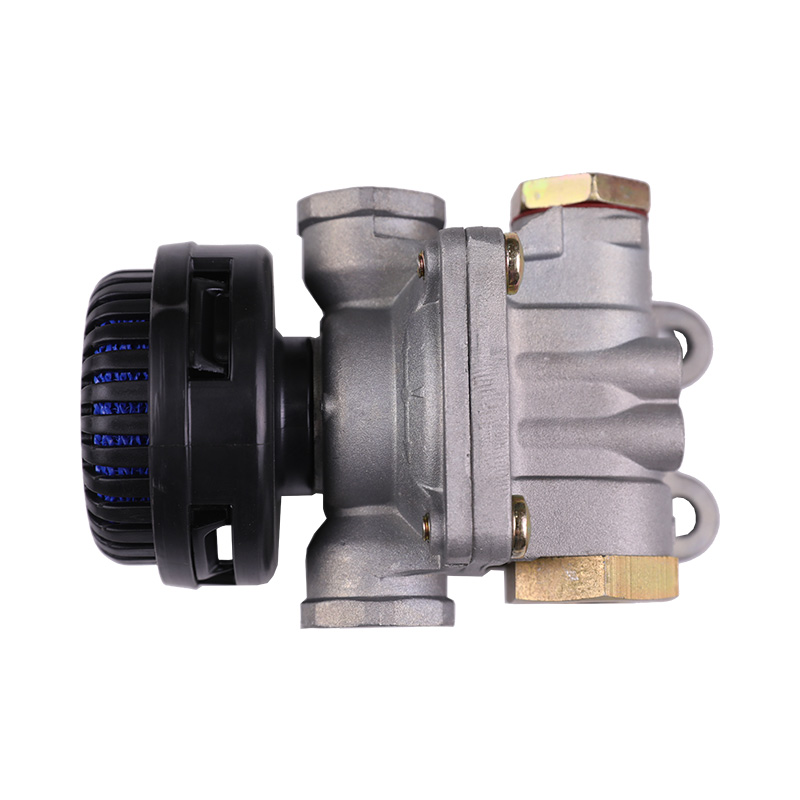 What is the effect of condensed water in the brake pipe on the air brake system